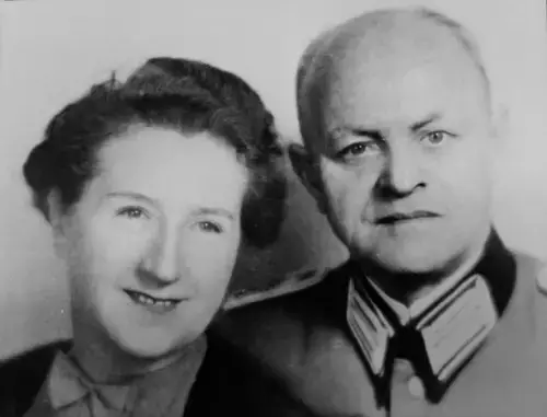 Eva Braun parents worldwartwo.filminspector.com