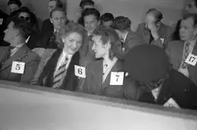 合作女孩 worldwartwo.filminspector.com